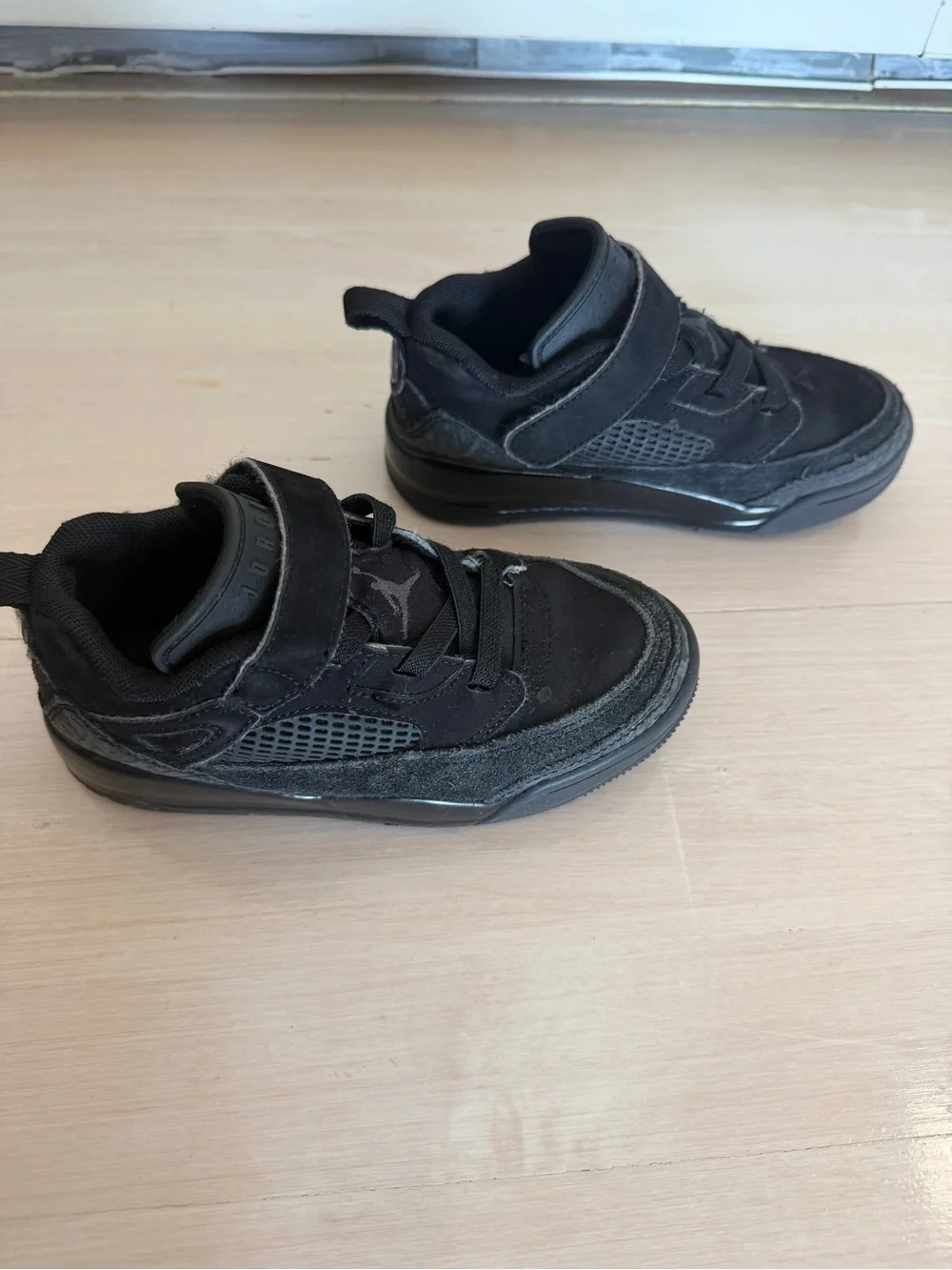Jordan Spizike Low Boys Preschool Black Velcro Sneakers 11C